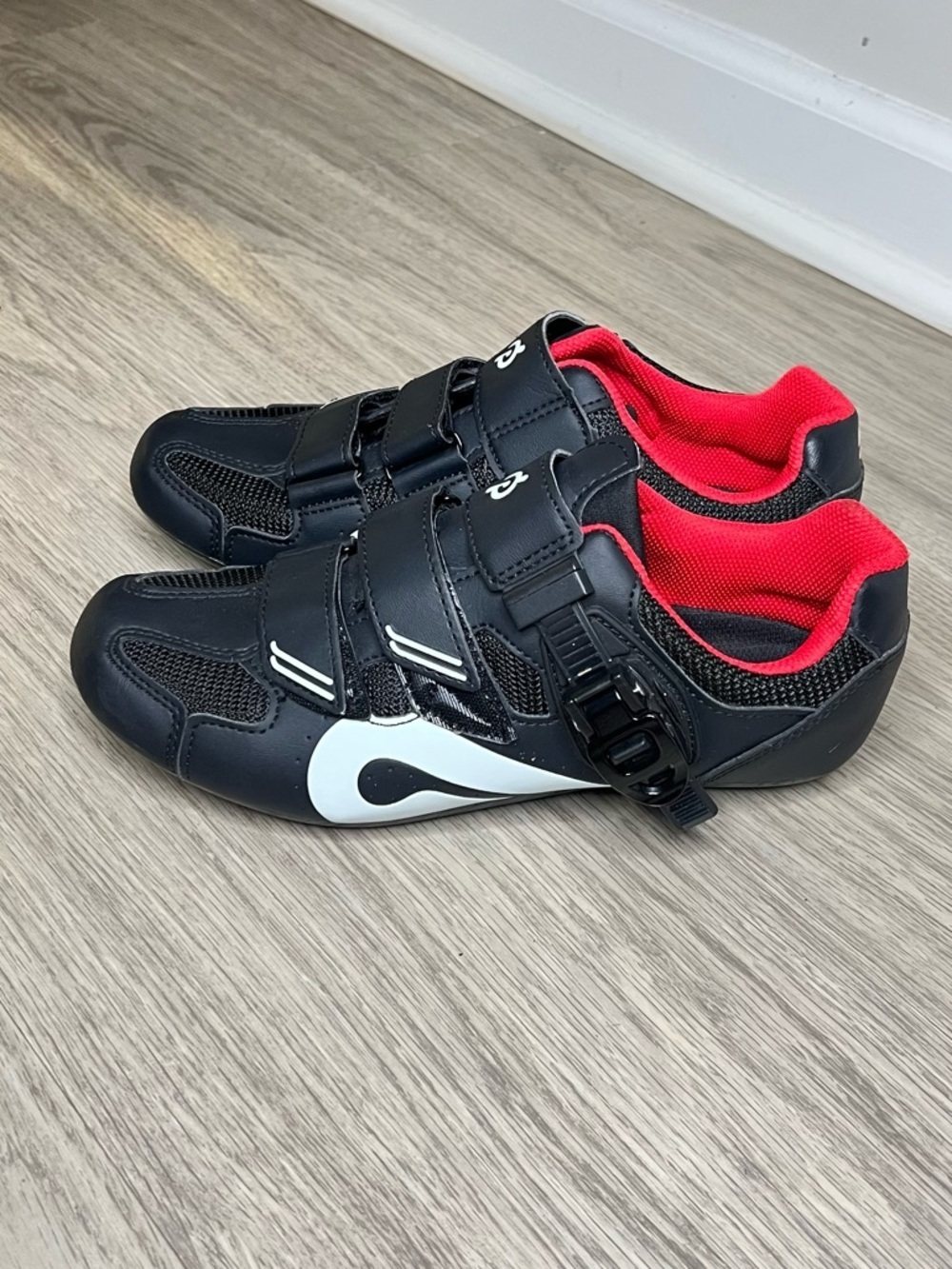 Peloton Unisex Cycling Shoes Black White Red Cleats EU40, M7, W9 *No cleats
